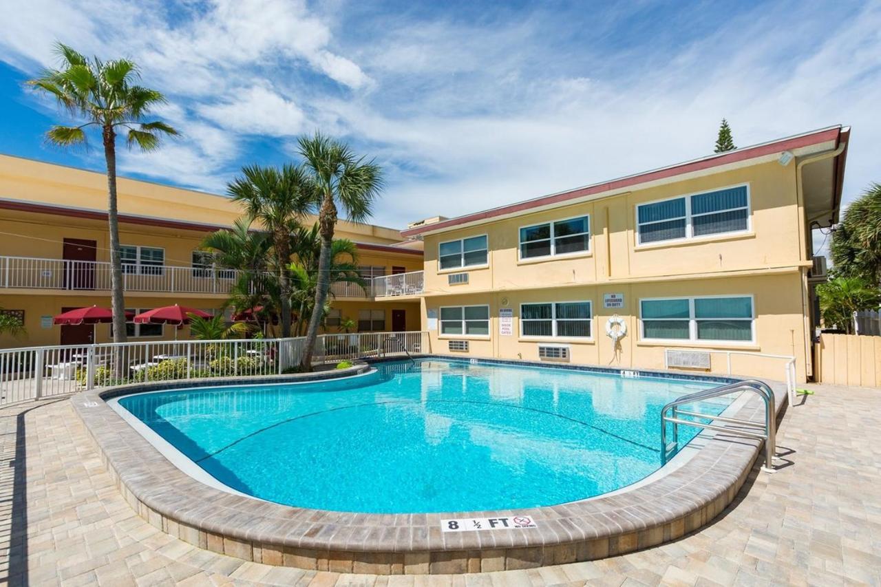#212 Surf Song Resort St. Pete Beach Extérieur photo