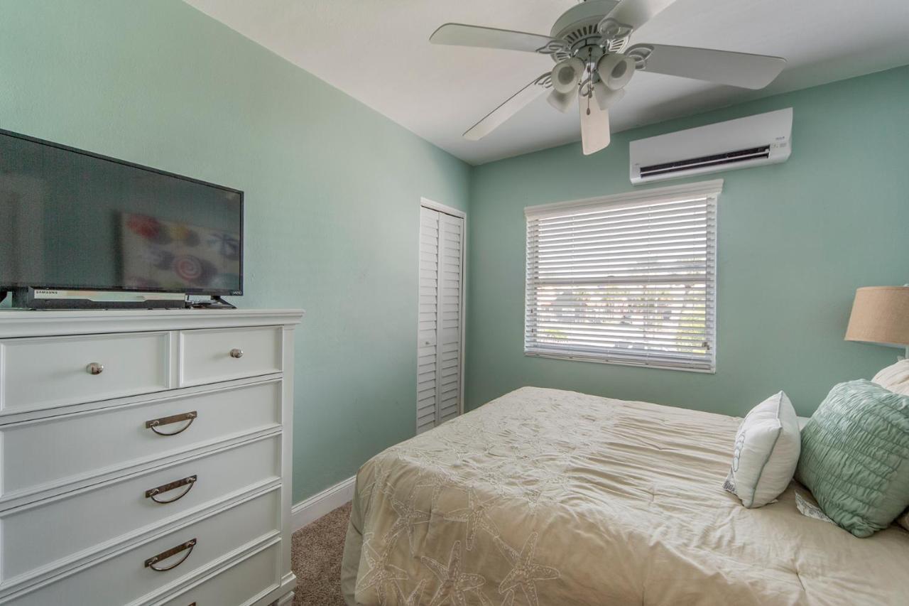 #212 Surf Song Resort St. Pete Beach Extérieur photo