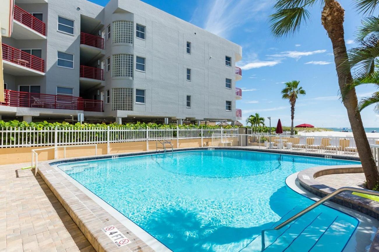 #212 Surf Song Resort St. Pete Beach Extérieur photo